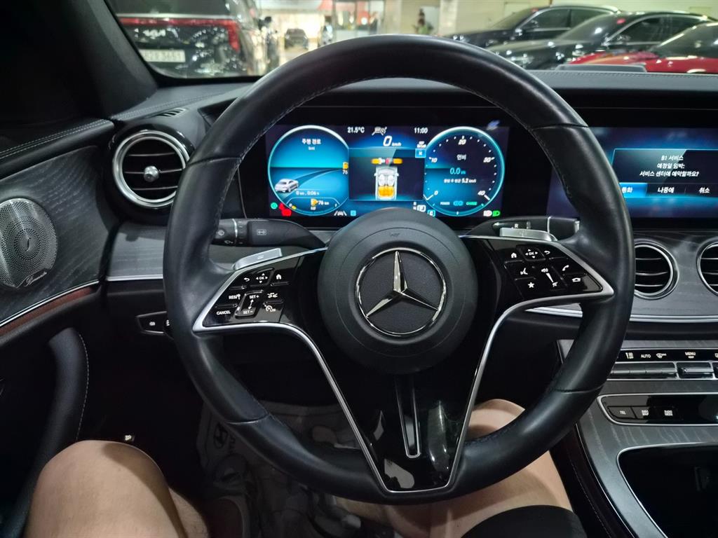 Mercedes Benz E class - Vista 7