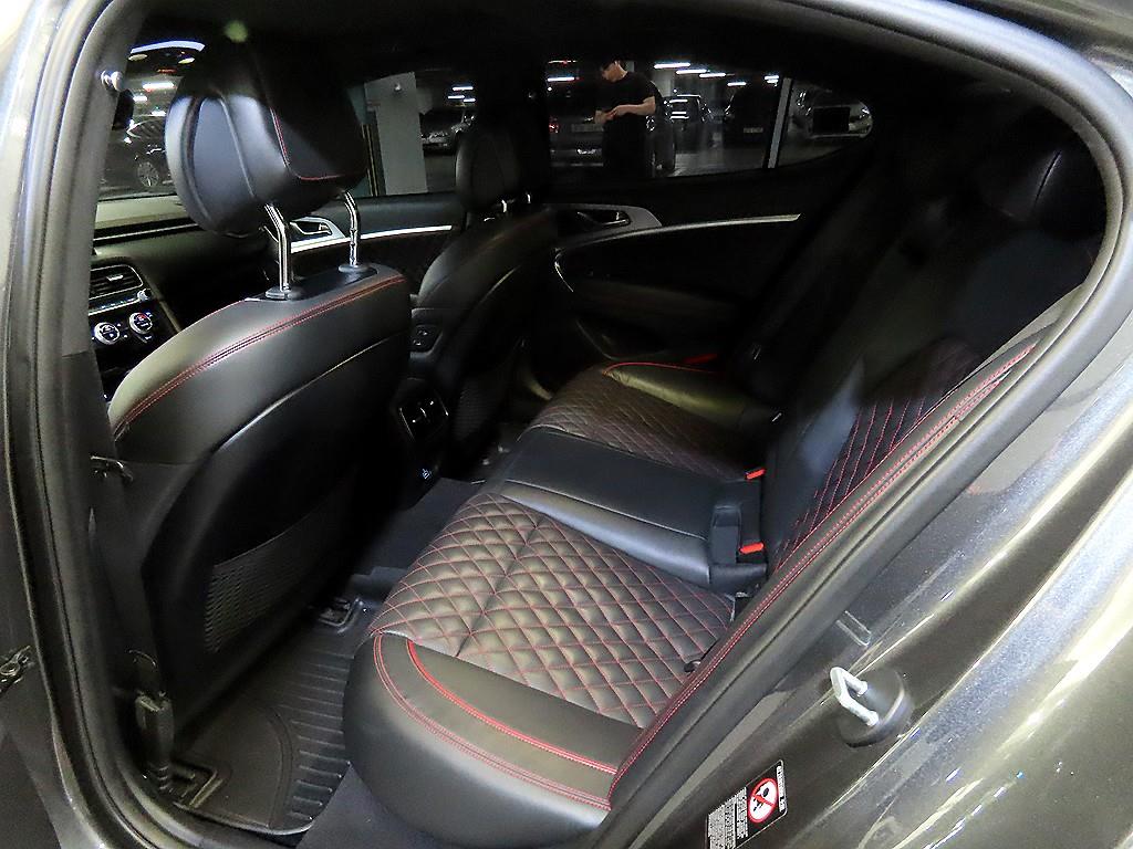 Genesis G70 - Vista 7
