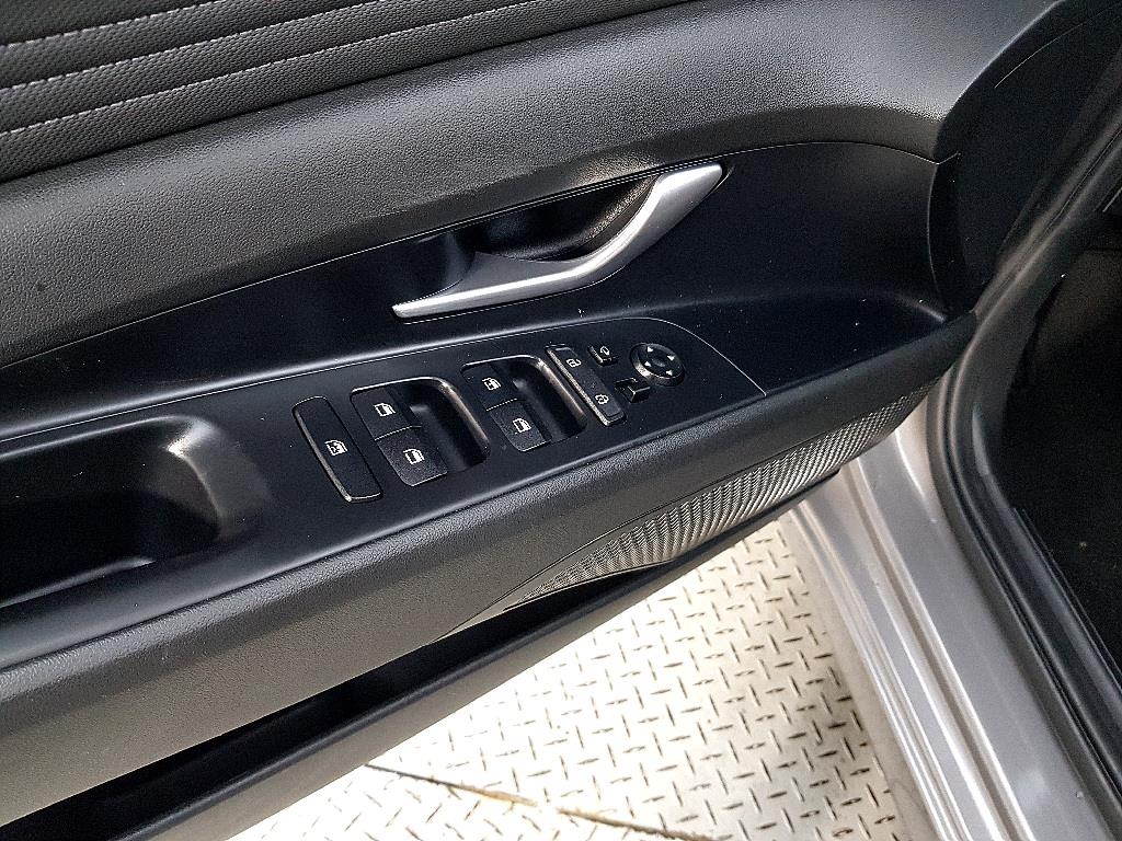 HYUNDAI Avante - Vista 11