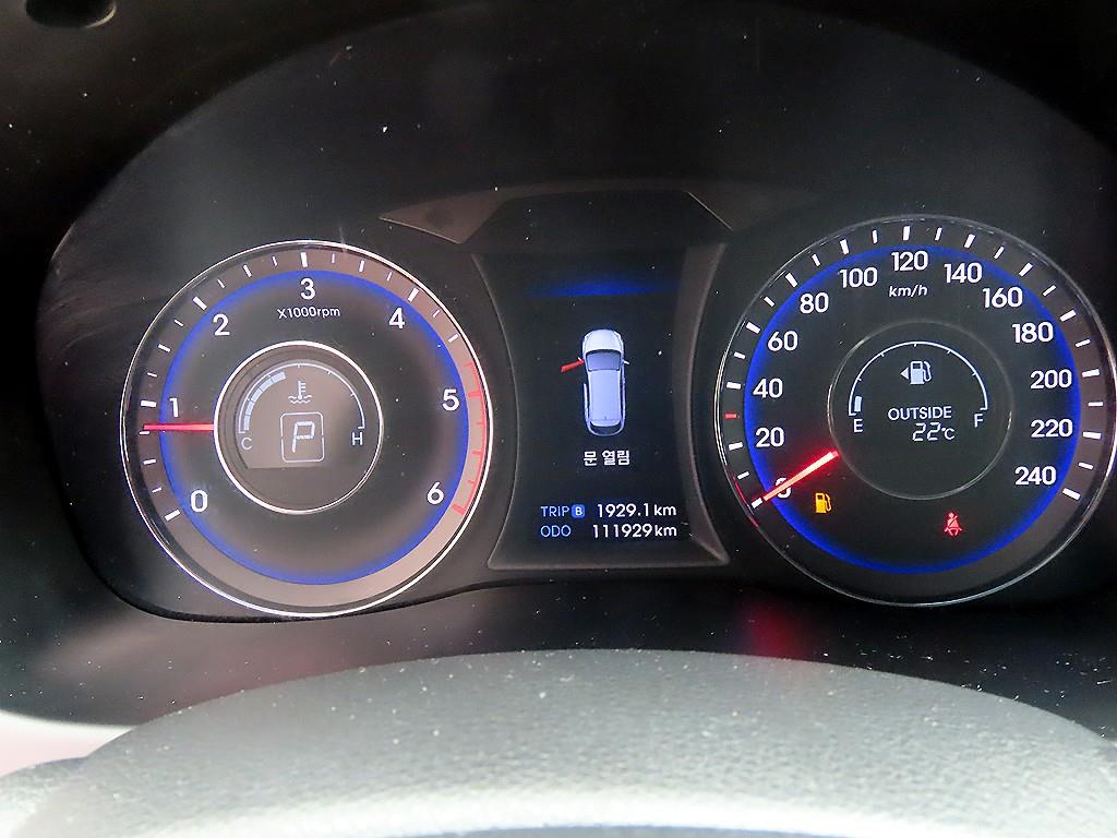 HYUNDAI i40 - Vista 9