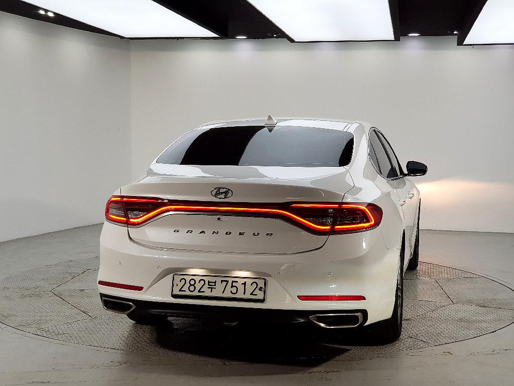 HYUNDAI Grandeur - Vista 3