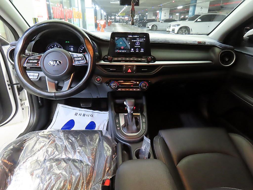 KIA K3 - Vista 10