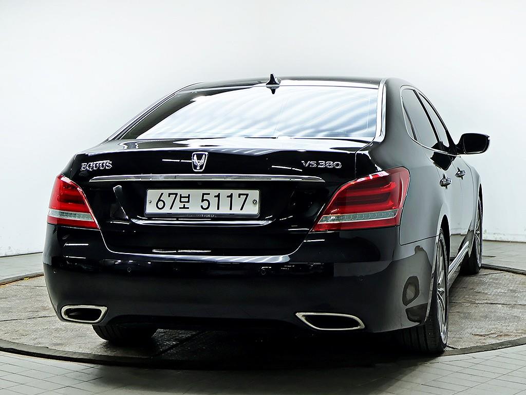 HYUNDAI Equus - Vista 5