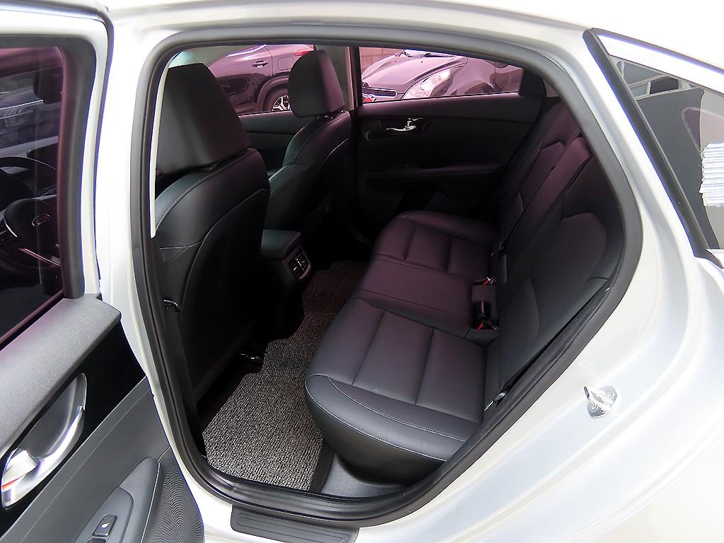 KIA K3 - Vista 6