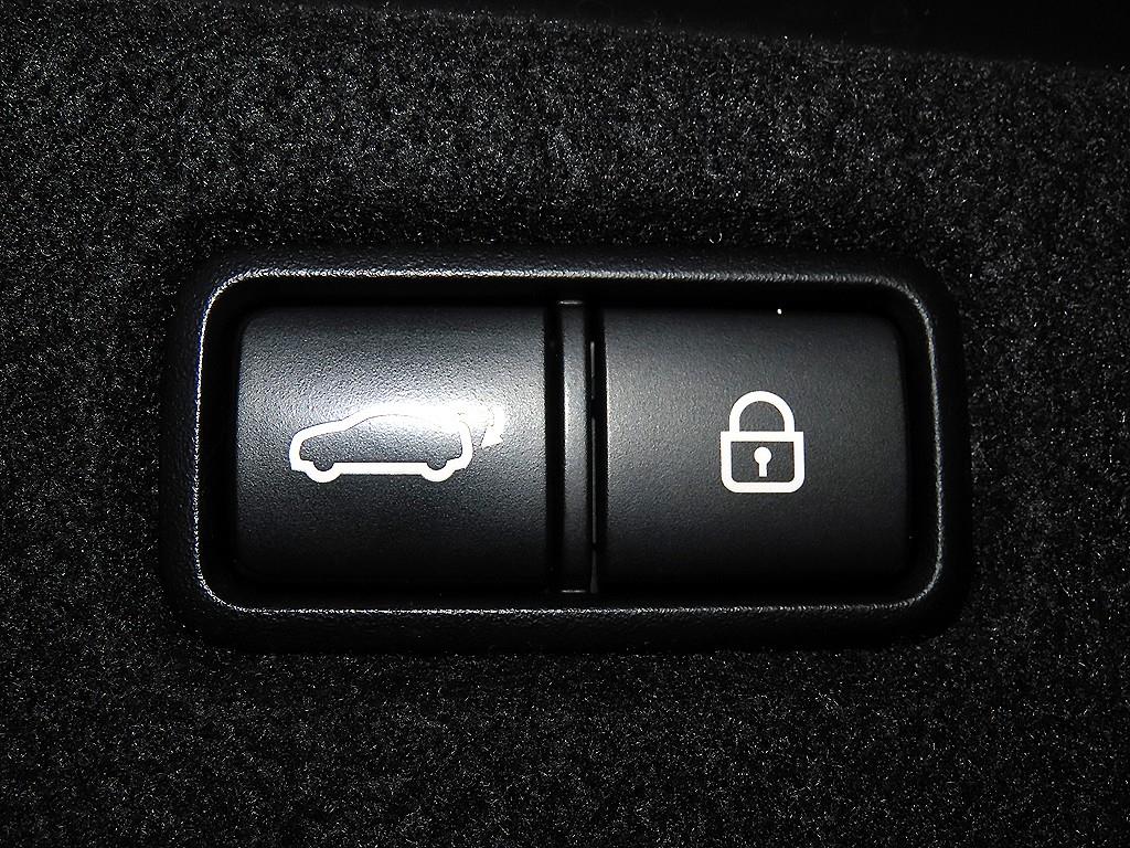 Genesis G90 2019 Negro - Importación desde Corea - HF Imports Iquique - Foto 16
