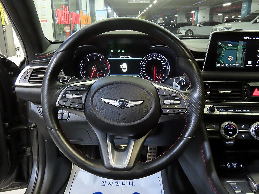 Genesis G70 - Vista 8