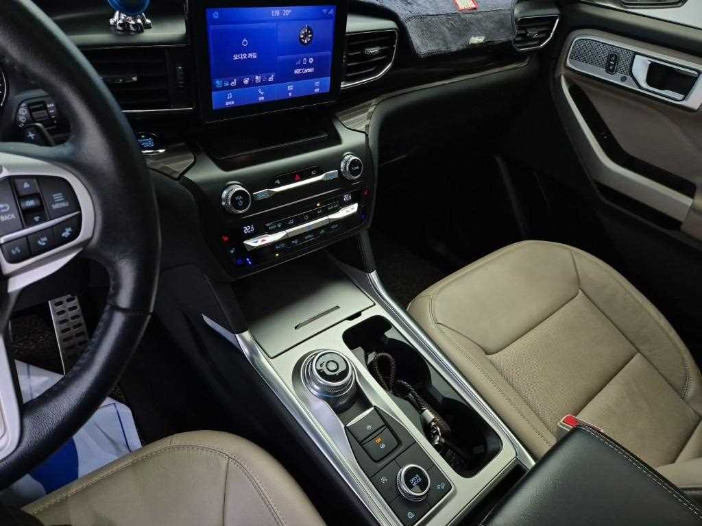 Ford Explorer - Vista 10