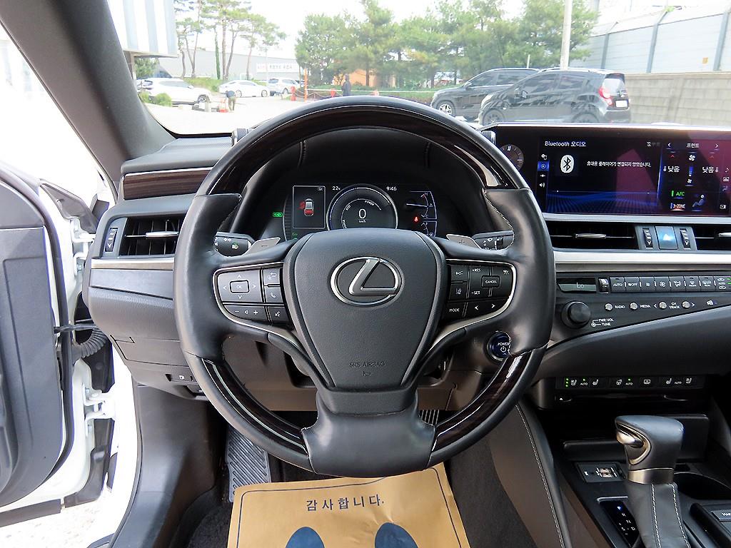 Lexus ES - Vista 8