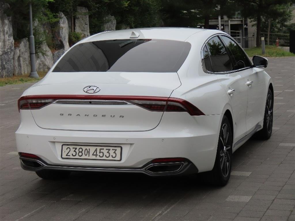 HYUNDAI Grandeur - Vista 5