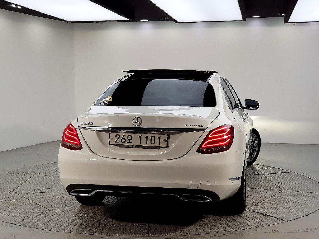 Mercedes Benz C Class - Vista 3