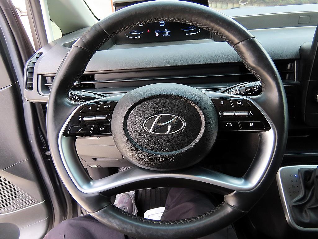HYUNDAI Staria - Vista 8