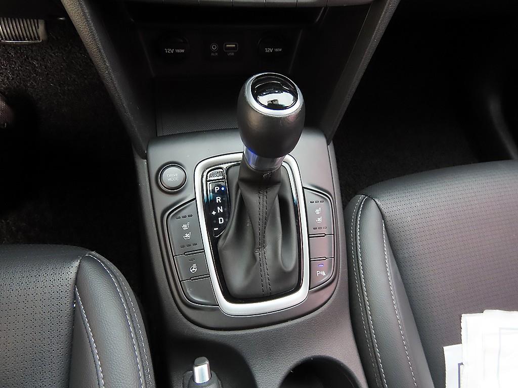HYUNDAI Kona - Vista 10