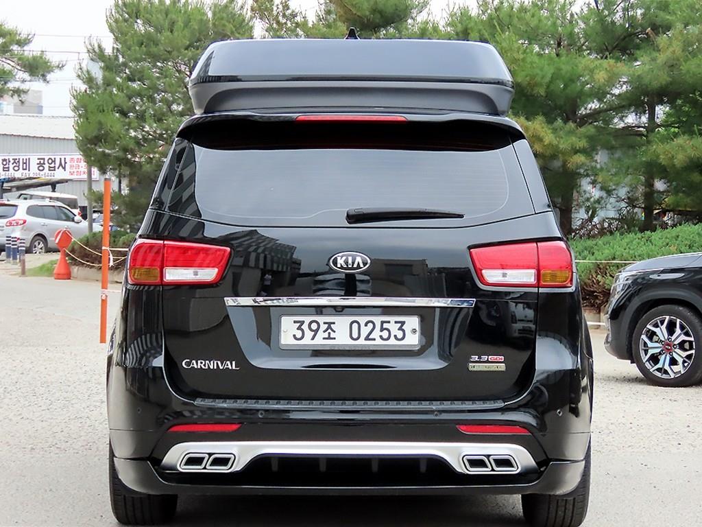 KIA Carnival - Vista 4
