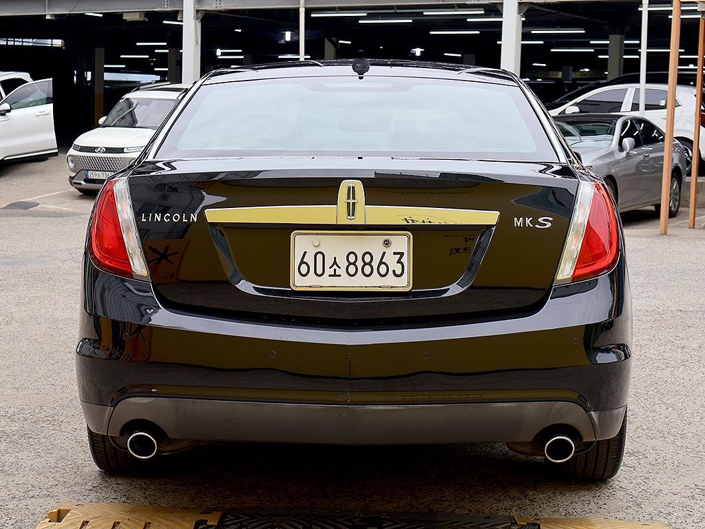 Lincoln MKS - Vista 5