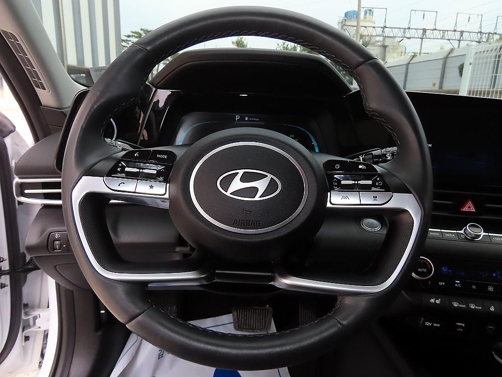 HYUNDAI Avante - Vista 8