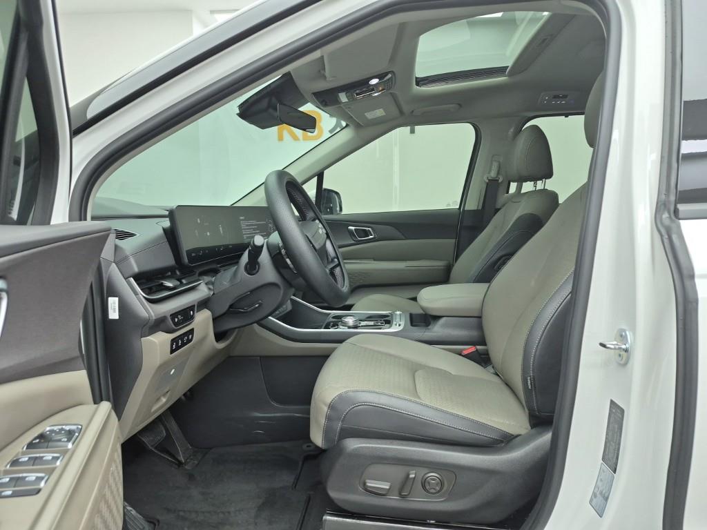 KIA Carnival - Vista 11