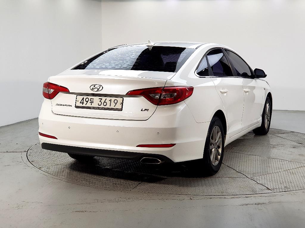 HYUNDAI Sonata - Vista 4