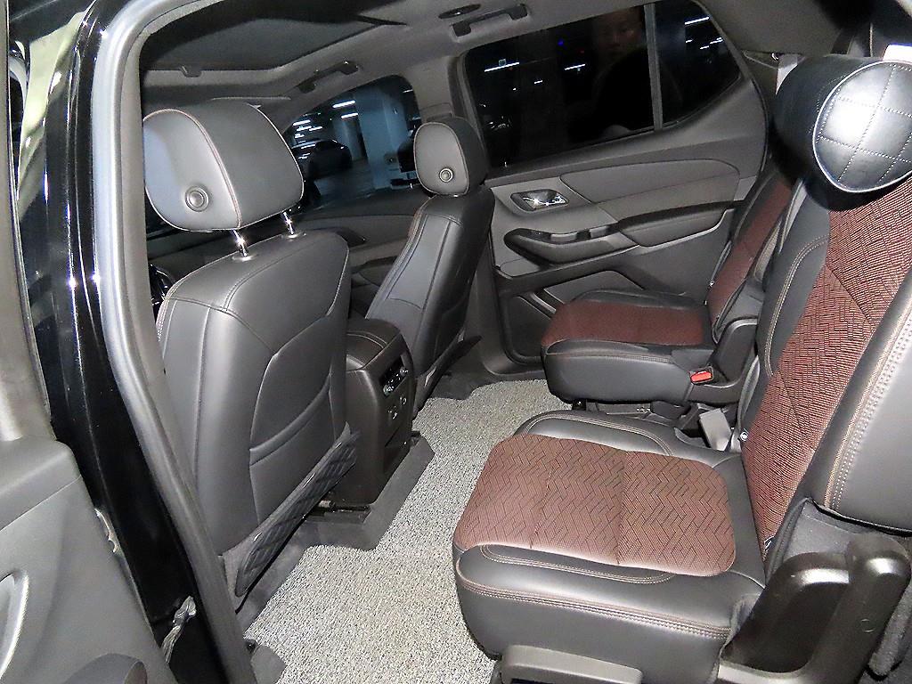 Chevrolet Travers - Vista 7