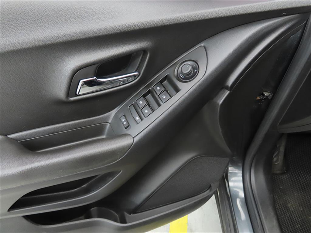 Chevrolet Trax 2018 Gris - Importación desde Corea - HF Imports Iquique - Foto 13