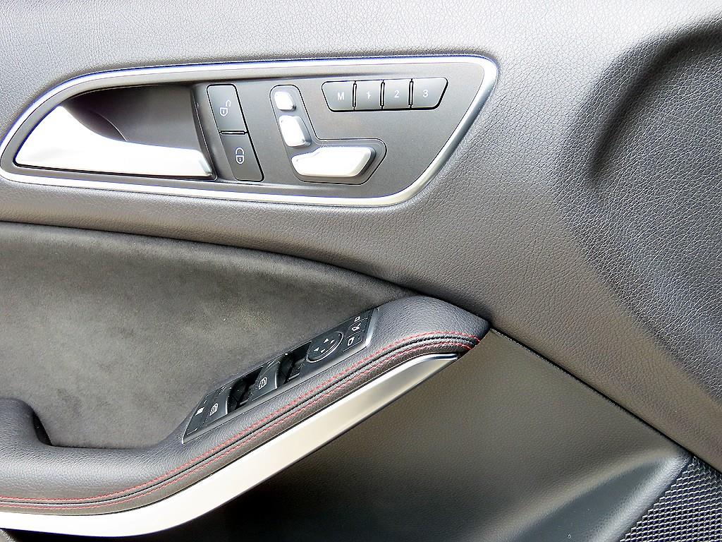 Mercedes Benz GLA Class - Vista 11