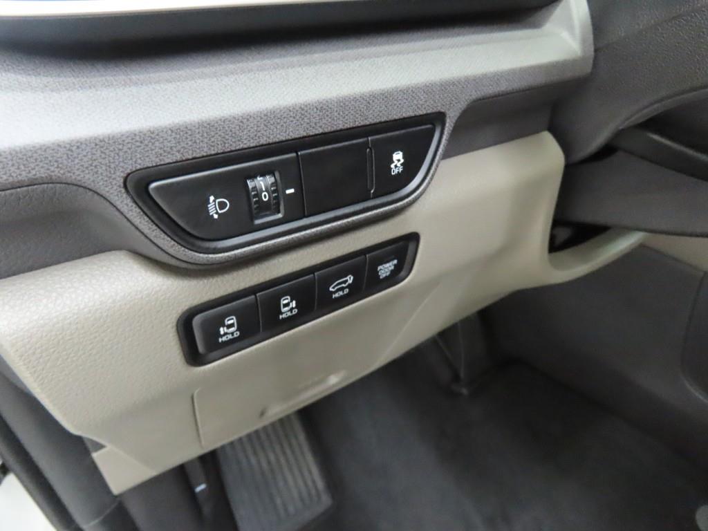 KIA Carnival - Vista 10