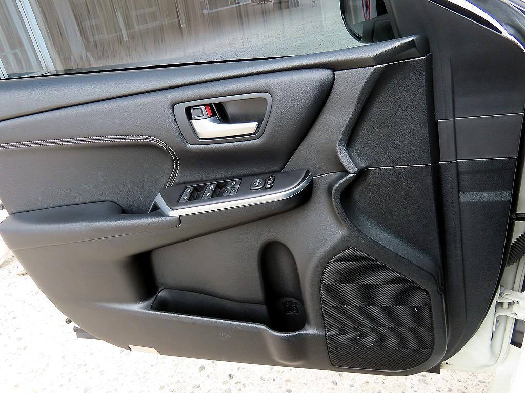 Toyota Camry - Vista 11