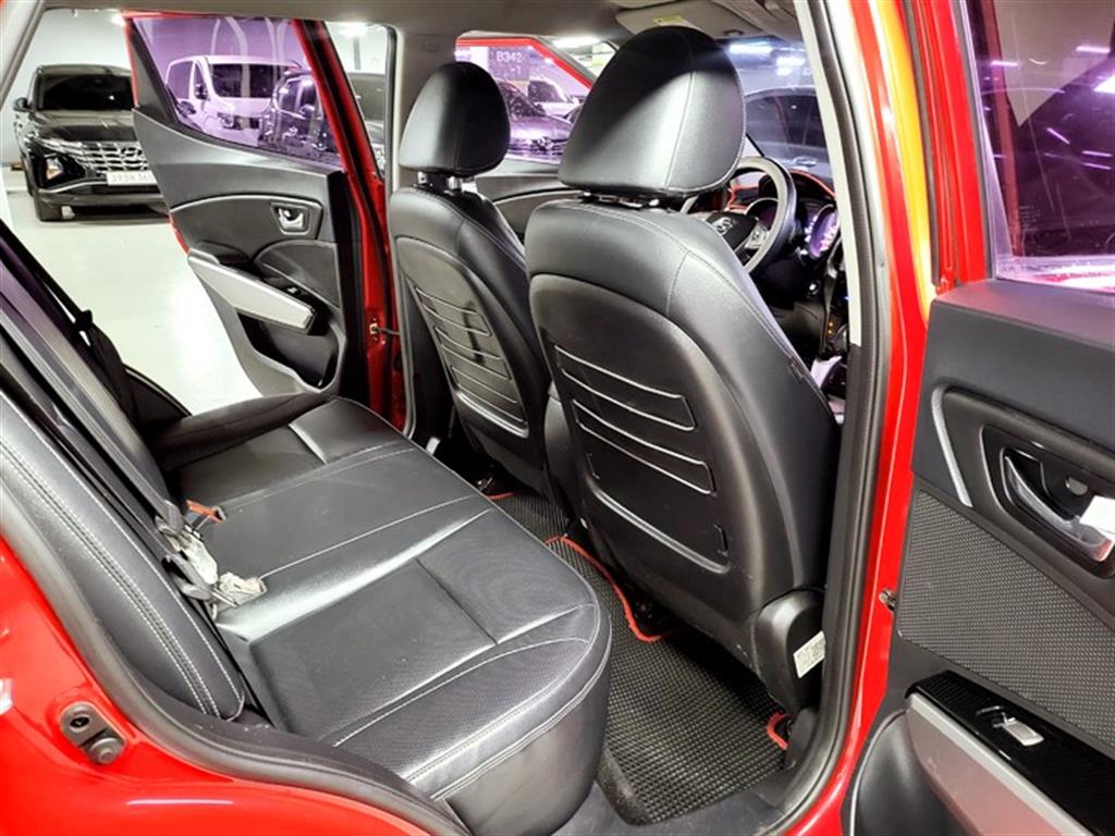 Ssangyong Tivoli - Vista 12