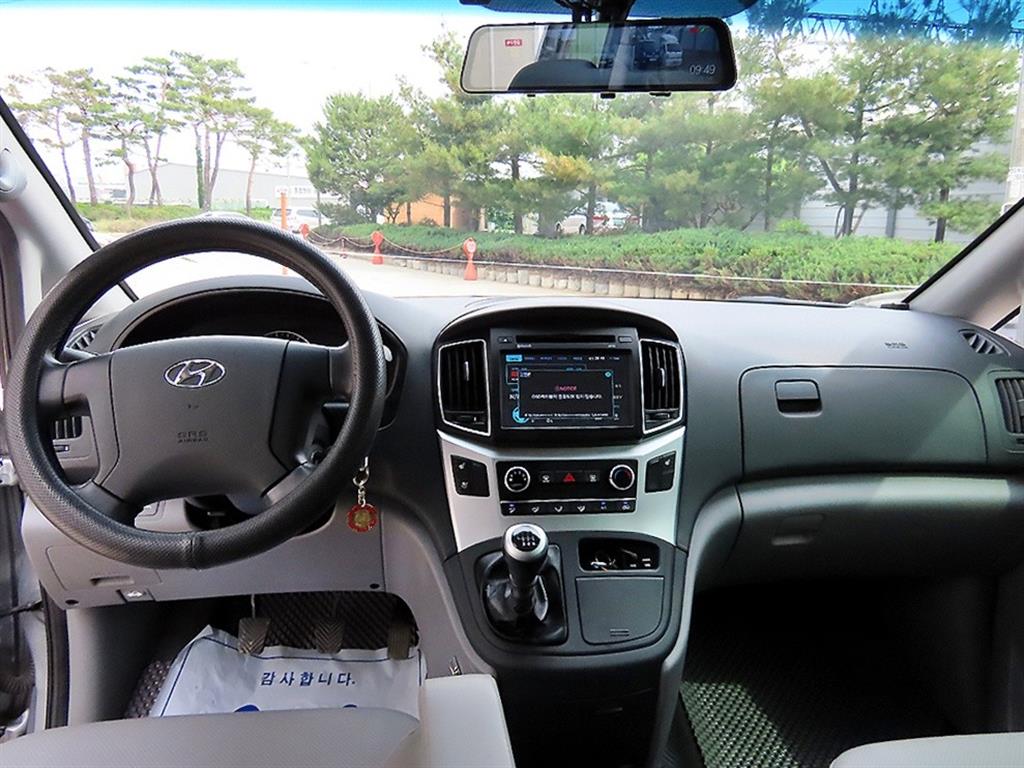 HYUNDAI Starex - Vista 7