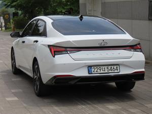 HYUNDAI Avante - Vista 8