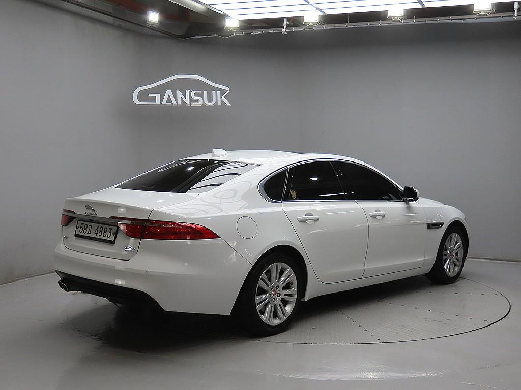 Jaguar XF - Vista 7