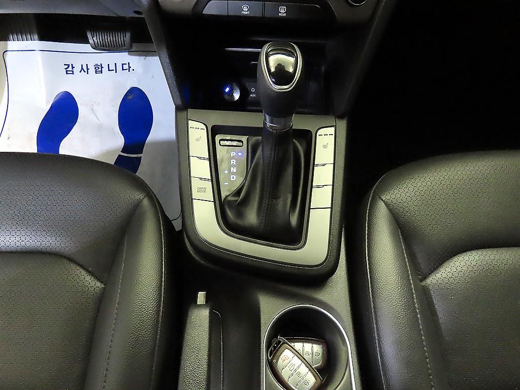 HYUNDAI Avante - Vista 12
