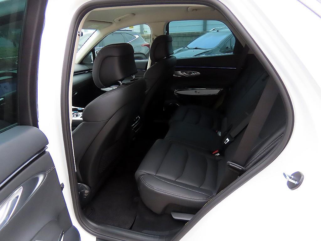 Genesis GV70 - Vista 6