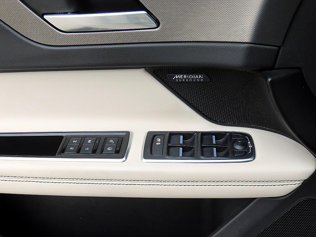 Jaguar XF - Vista 12