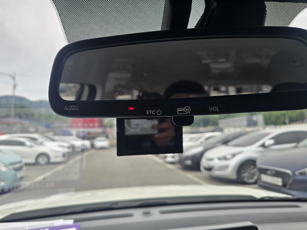 HYUNDAI Casper - Vista 8