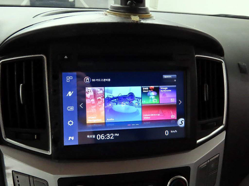 HYUNDAI Starex - Vista 8