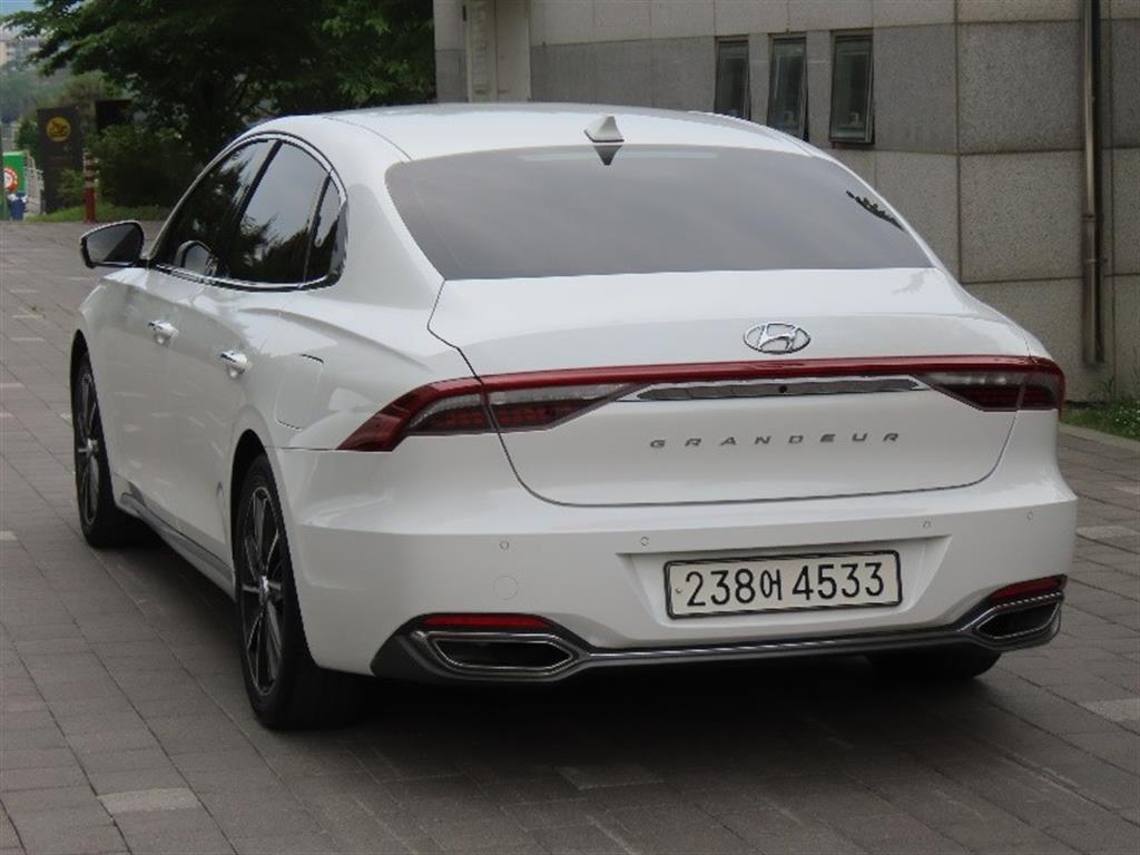 HYUNDAI Grandeur - Vista 7