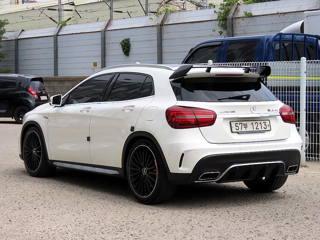 Mercedes Benz GLA Class - Vista 3