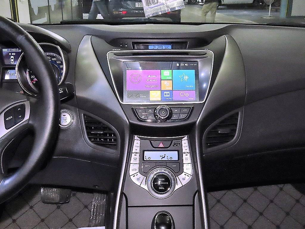 HYUNDAI Avante - Vista 11
