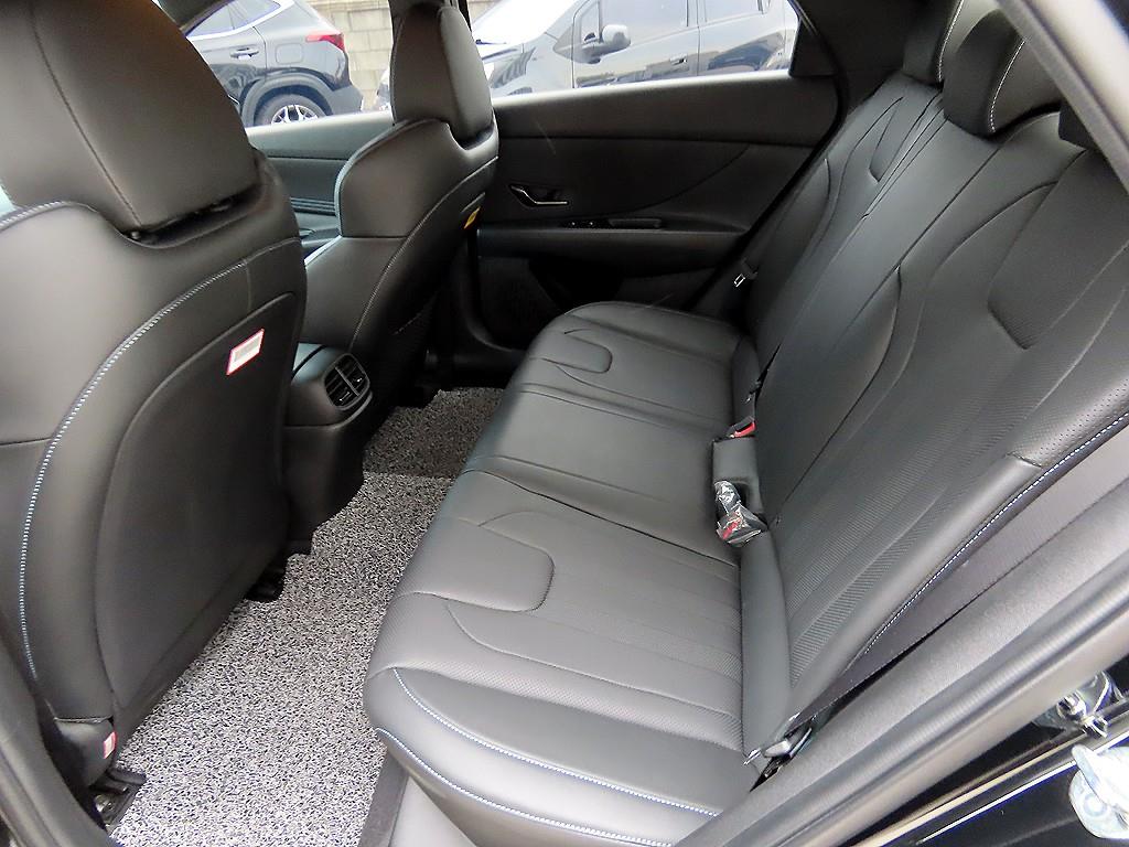 HYUNDAI Avante - Vista 6