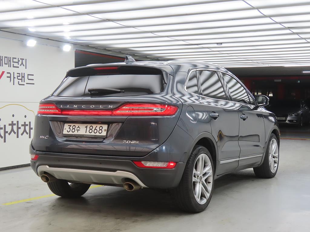 Lincoln MKC - Vista 4
