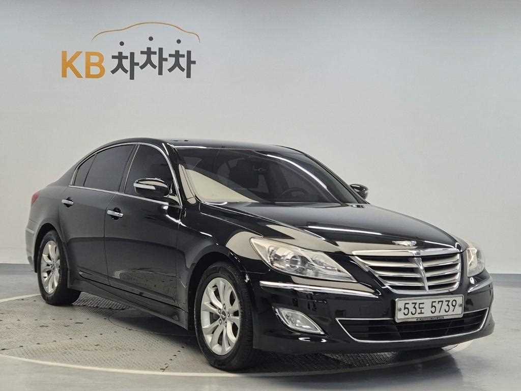 HYUNDAI Genesis - Vista 4