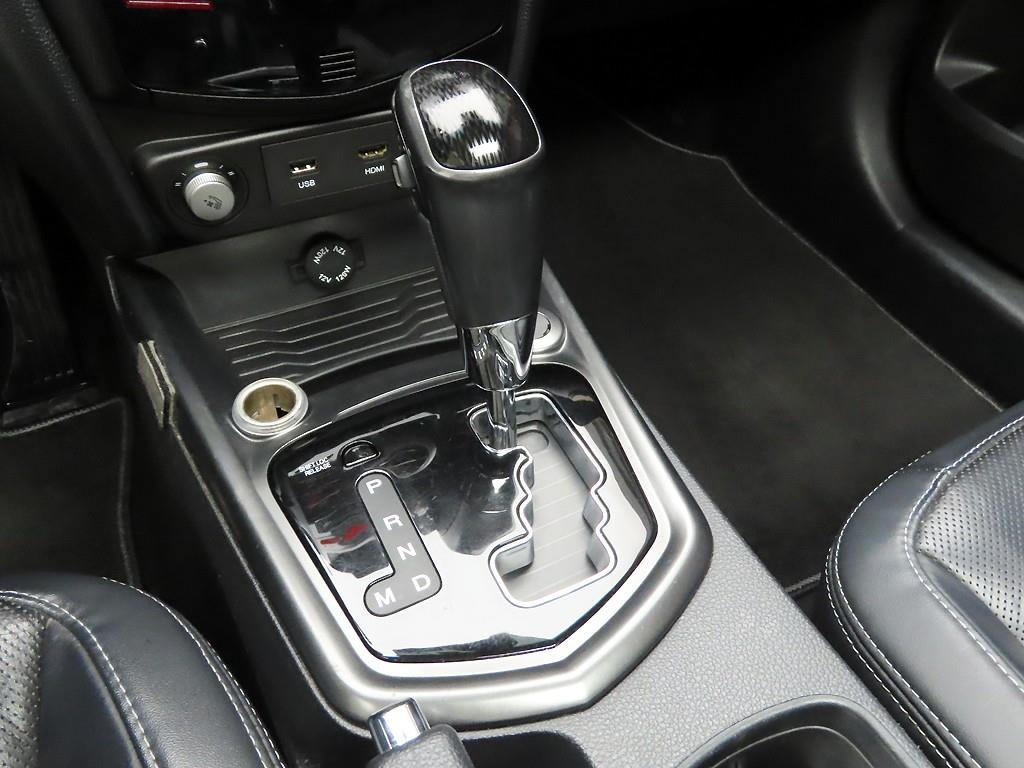 Ssangyong Tivoli - Vista 11