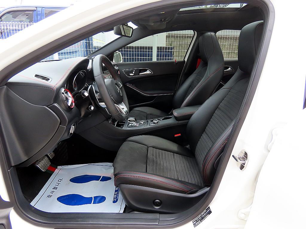 Mercedes Benz GLA Class - Vista 5