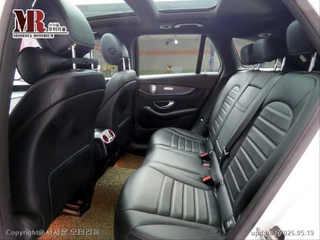 Mercedes Benz GLC Class - Vista 6
