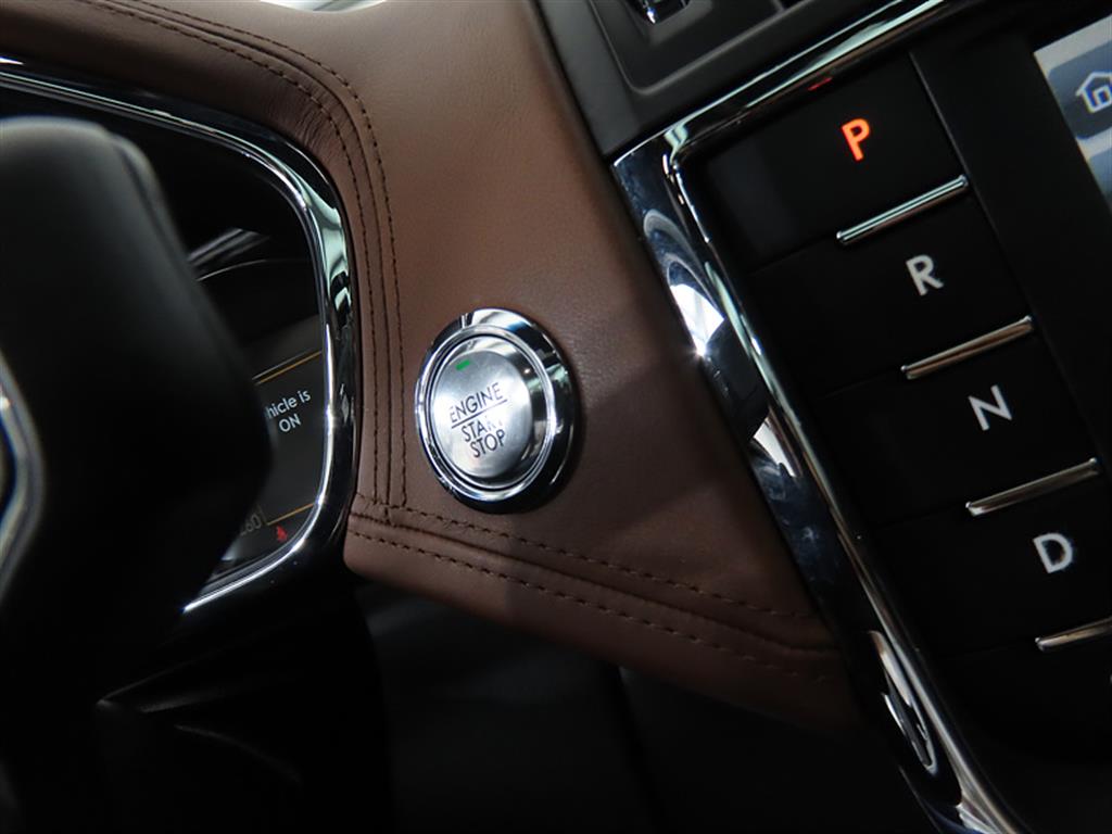 Lincoln Continental - Vista 11