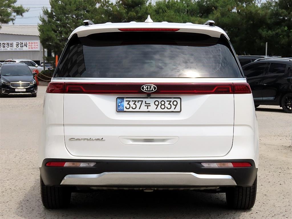 KIA Carnival - Vista 4