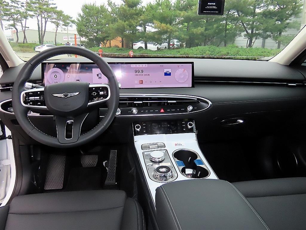 Genesis GV70 - Vista 7
