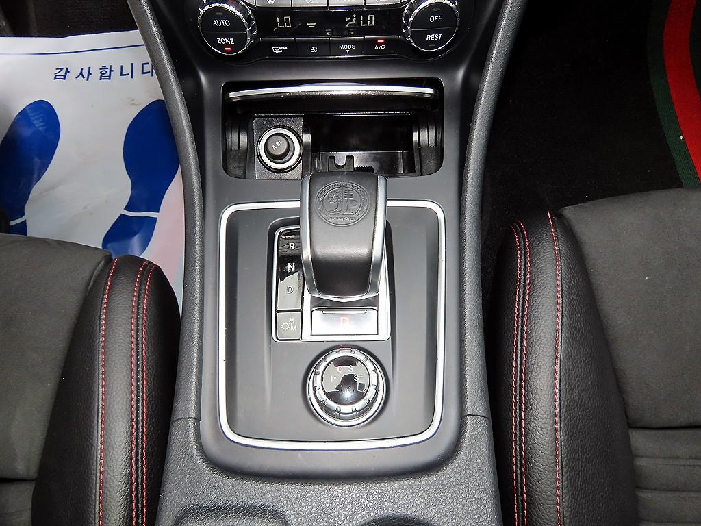 Mercedes Benz GLA Class - Vista 10