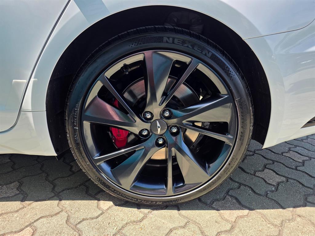 Genesis G70 - Vista 7
