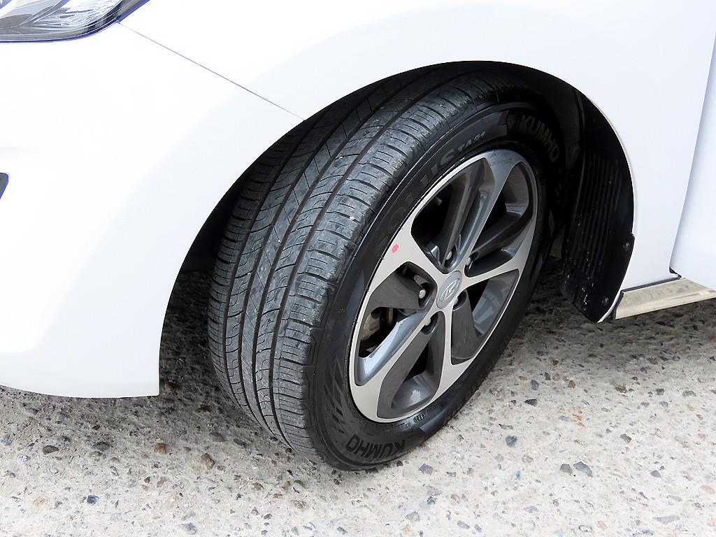 HYUNDAI i30 2015 Blanco - Importación desde Corea - HF Imports Iquique - Foto 18
